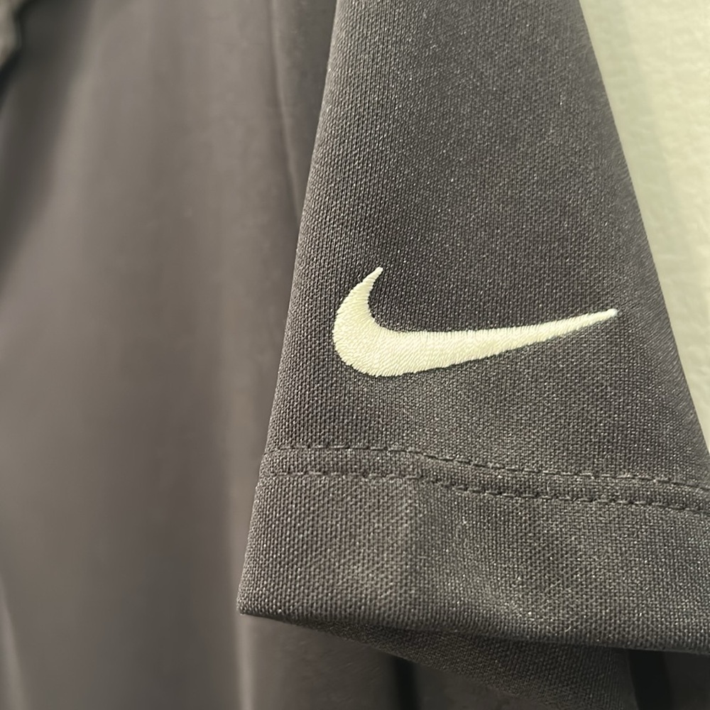 Women’s Nike Golf Shirt - Picture 3 of 3